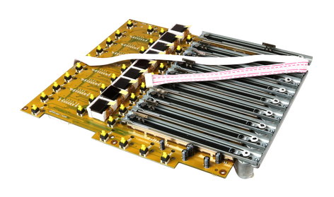 [CP14-00321-000] X32 Right Fader PCB Version 1 - Obsolete ! Only repair.